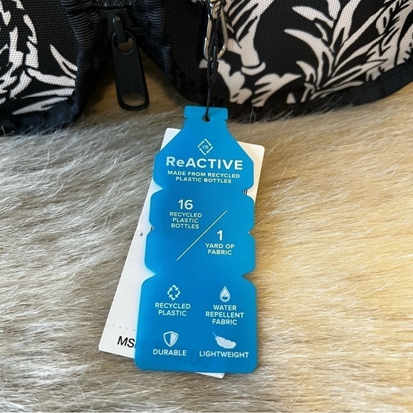 New VERA BRADLEY Glass Vines Lighten Up Two-Pack Collapsible Travel Pet Bowls - Picture 9 of 13